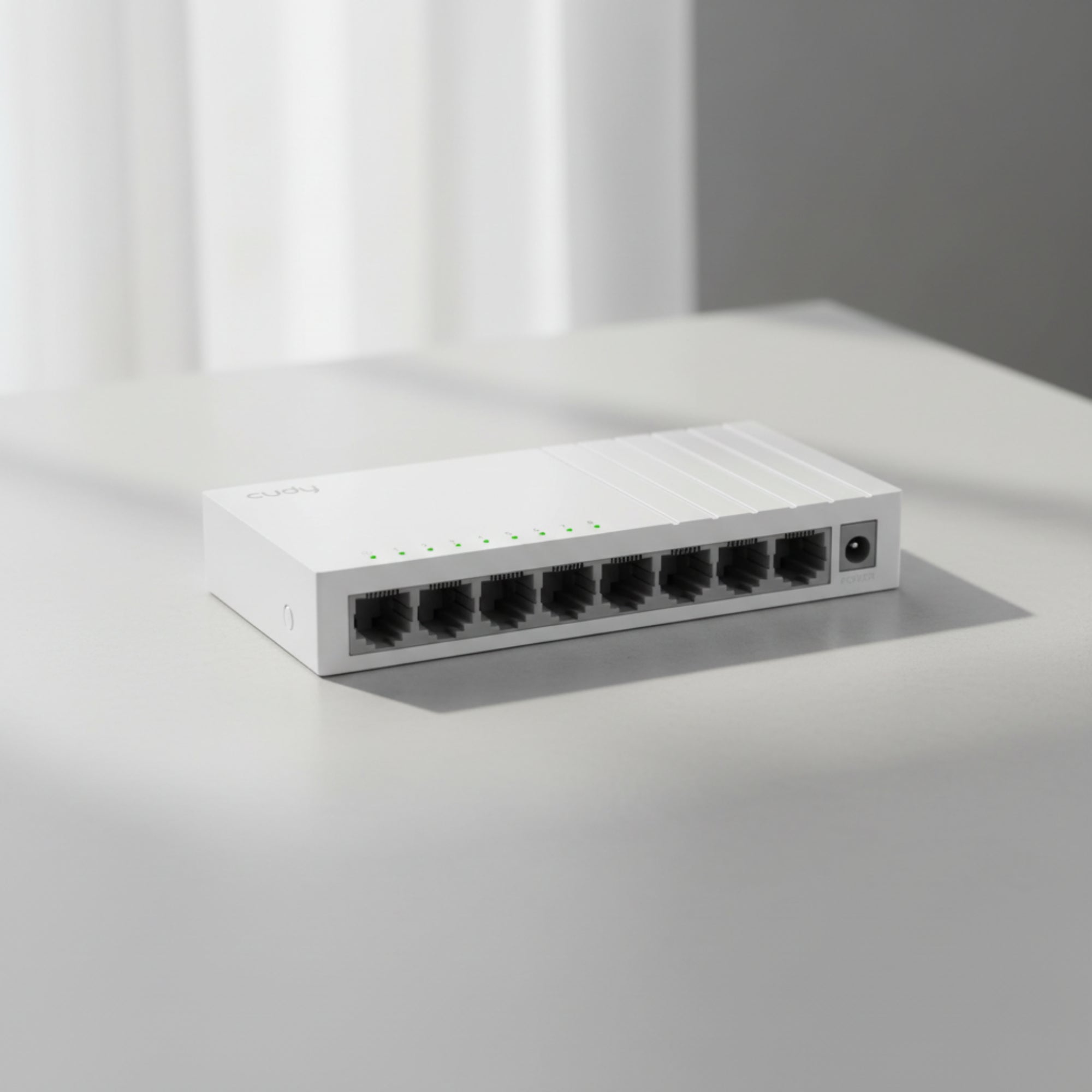 CUDY FS108D 8-port Fast Ethernet switch tabletop setup