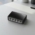 CUDY FS105 5-port Fast Ethernet switch clean desktop setup